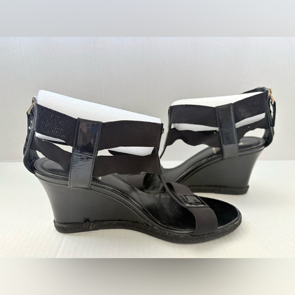 Fendi Black Patent Leather T-strap Wedge Sandals with Logo Hardware Size 38.5/ 8 - Picture 10 of 15
